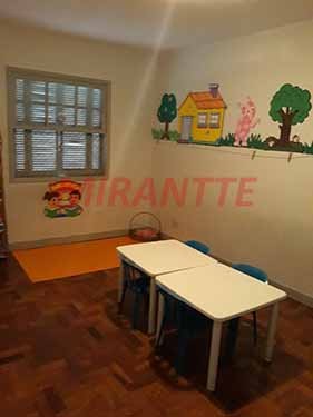 Sobrado de 370m² com 3 quartos em Água Fria