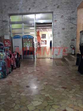 Sobrado de 370m² com 3 quartos em Água Fria
