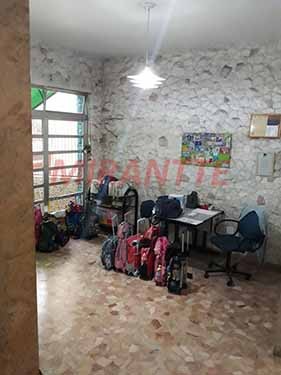 Sobrado de 370m² com 3 quartos em Água Fria