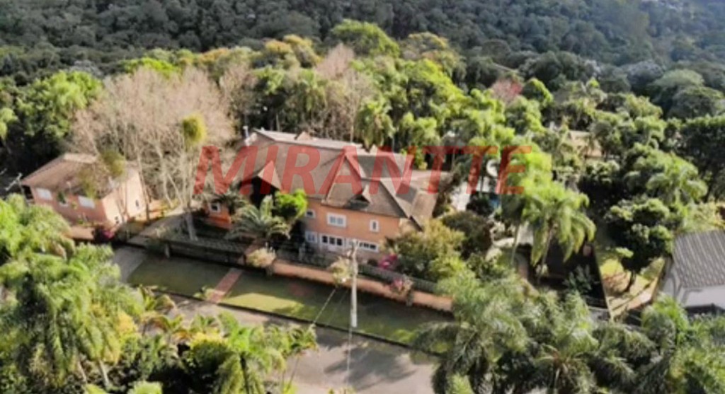 Sobrado de 1300m² com 5 quartos em Serra da Cantareira