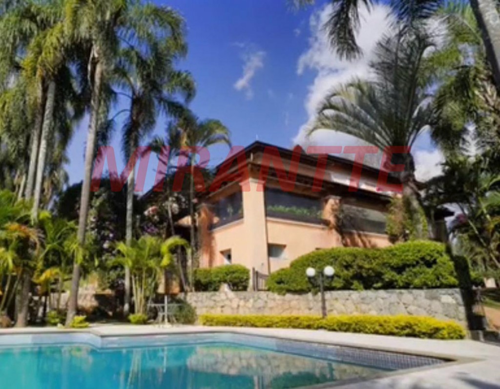 Sobrado de 1300m² com 5 quartos em Serra da Cantareira