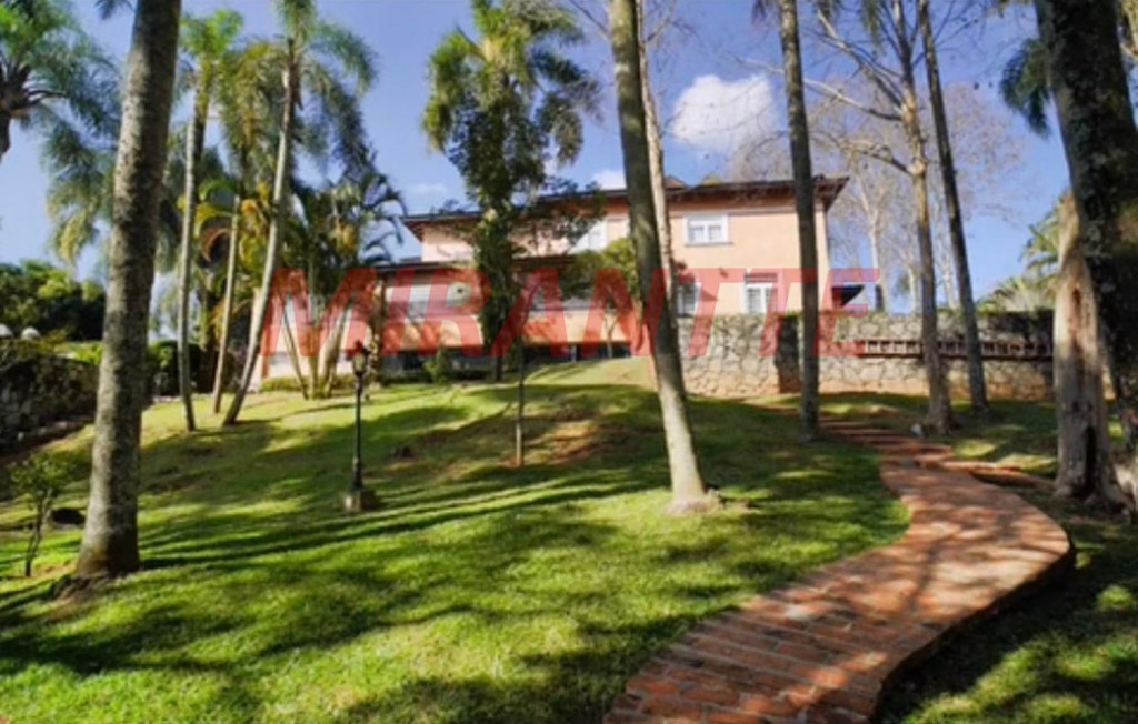 Sobrado de 1300m² com 5 quartos em Serra da Cantareira
