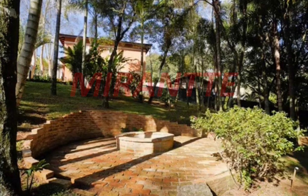 Sobrado de 1300m² com 5 quartos em Serra da Cantareira