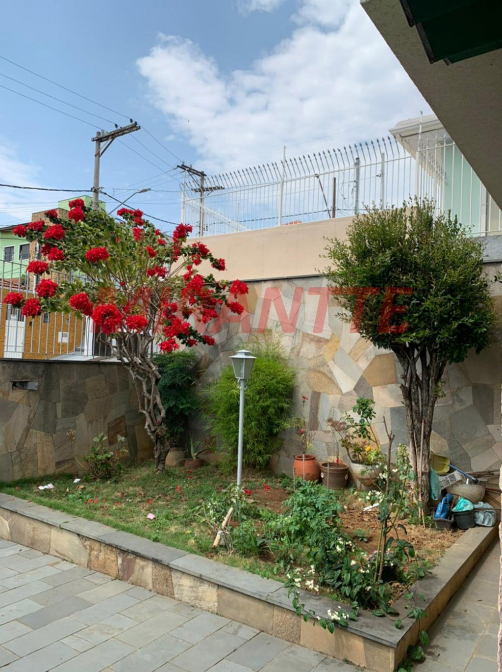 Sobrado de 200m² com 5 quartos em Imirim