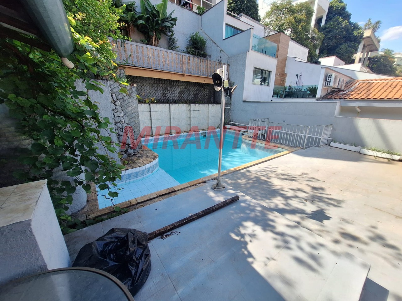 Sobrado de 342m² com 4 quartos em Jardim São Bento