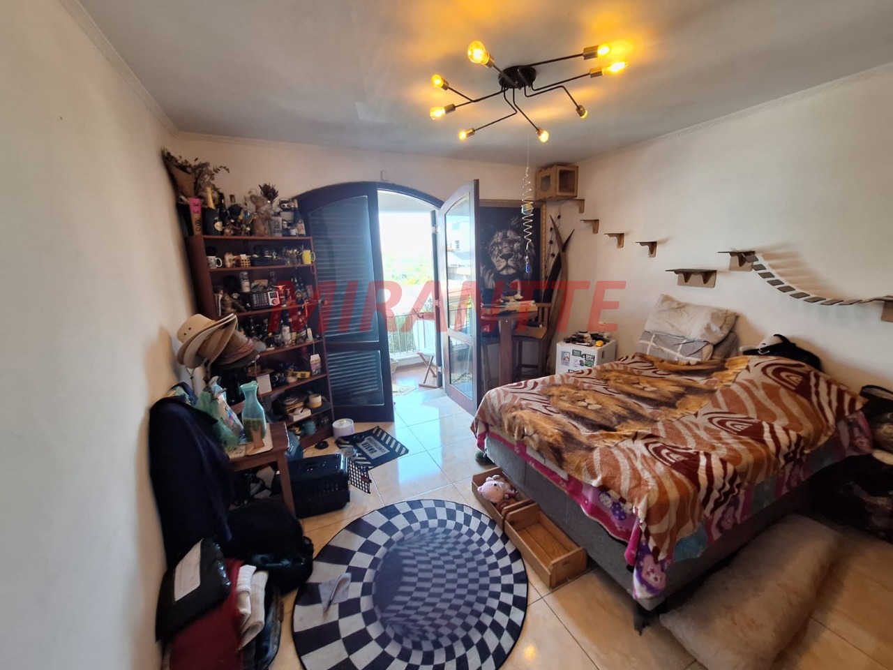 Sobrado de 342m² com 4 quartos em Jardim São Bento