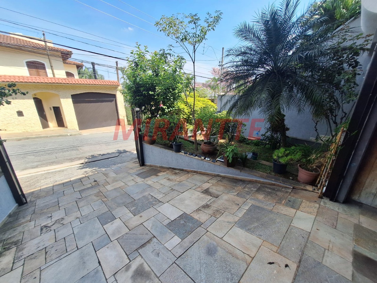 Sobrado de 342m² com 4 quartos em Jardim São Bento