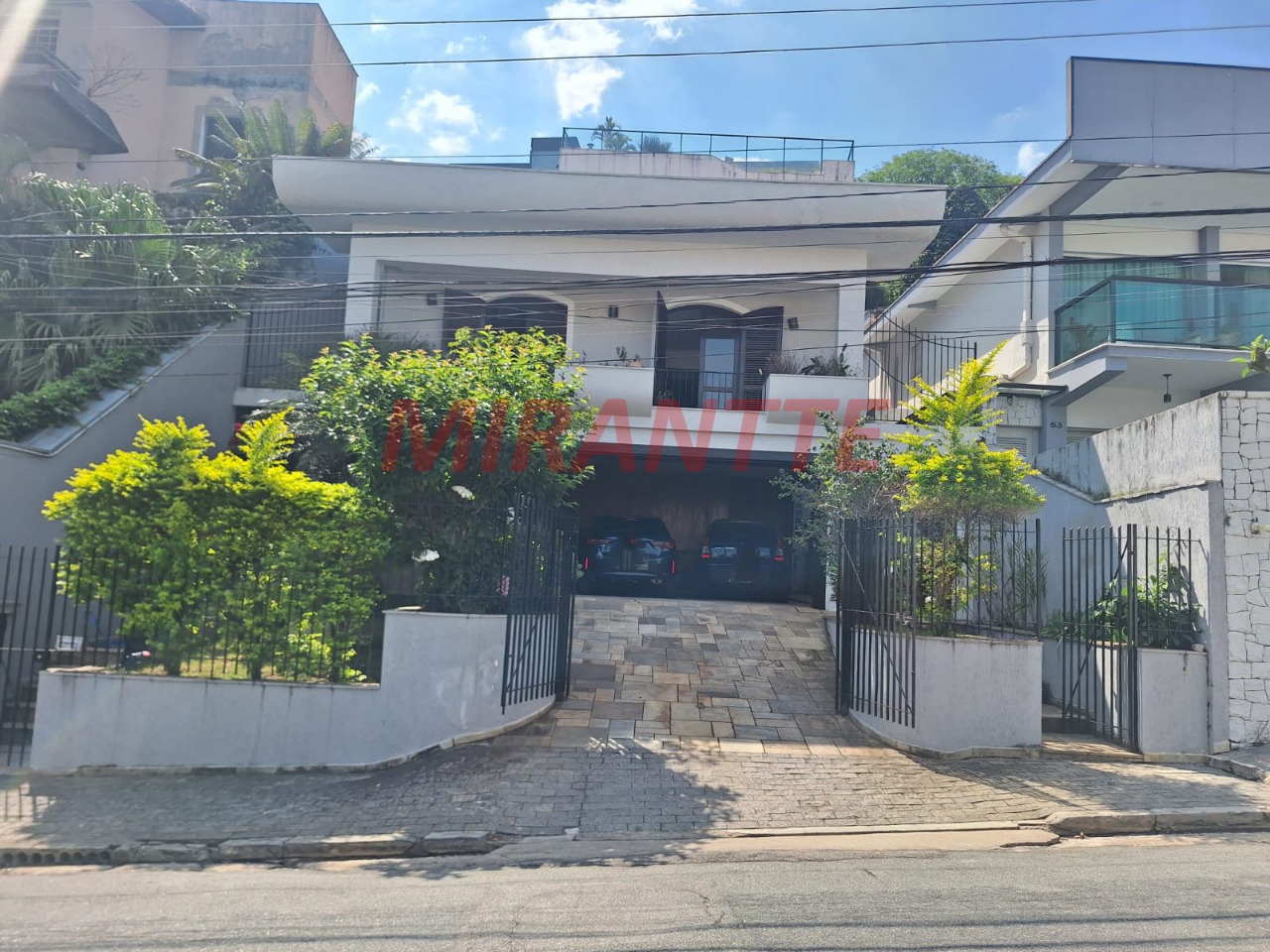 Sobrado de 342m² com 4 quartos em Jardim São Bento