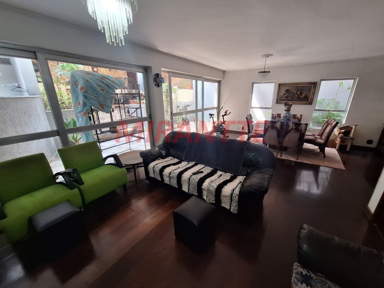 Sobrado de 342m² com 4 quartos em Jardim São Bento