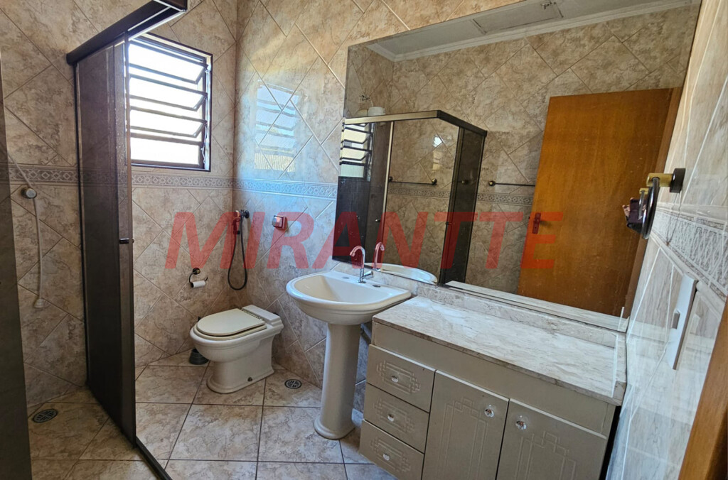Sobrado de 220m² com 3 quartos em Cachoeirinha