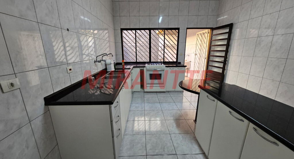 Sobrado de 220m² com 3 quartos em Cachoeirinha