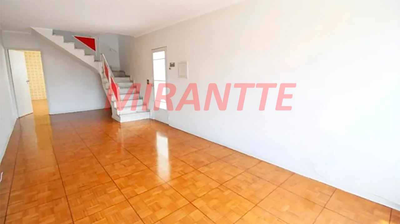 Sobrado de 153m² com 3 quartos em Água Fria