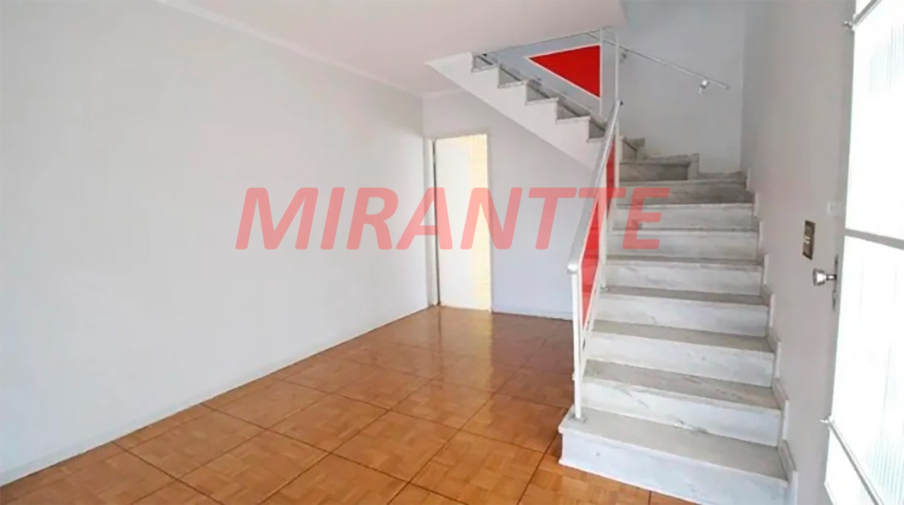 Sobrado de 153m² com 3 quartos em Água Fria