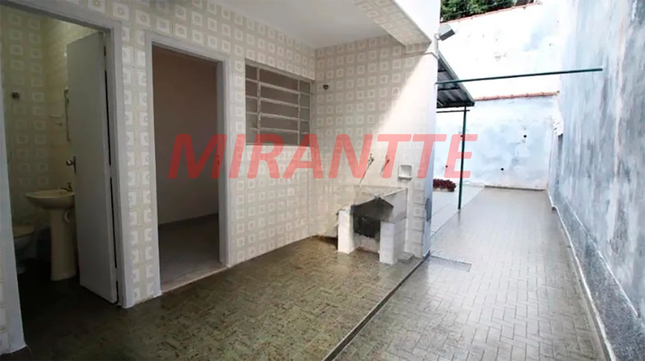 Sobrado de 153m² com 3 quartos em Água Fria