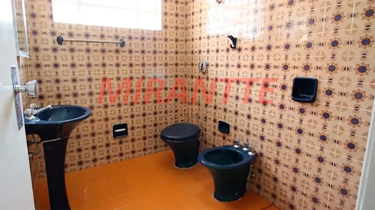 Sobrado de 153m² com 3 quartos em Água Fria