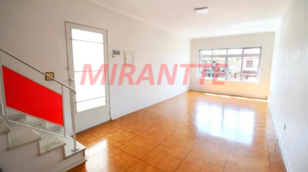 Sobrado de 153m² com 3 quartos em Água Fria