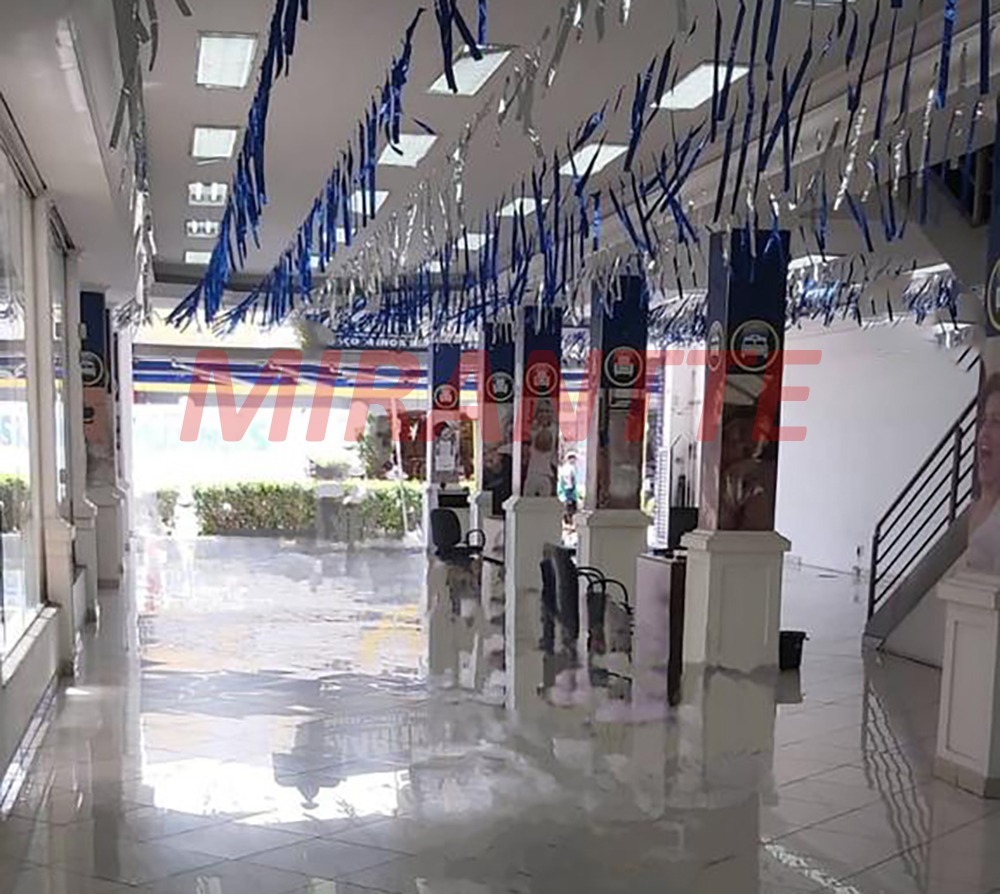 Comercial de 1927m² em Vila Sabrina
