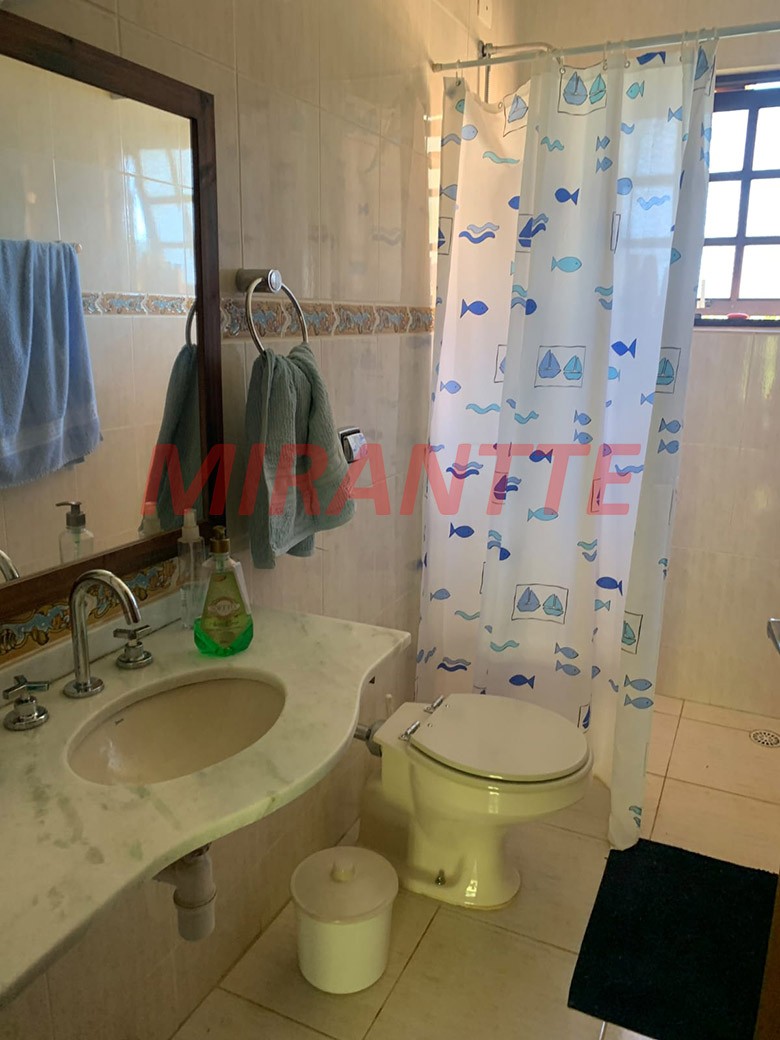 Cond. fechado de 250m² com 4 quartos em Serra da Cantareira