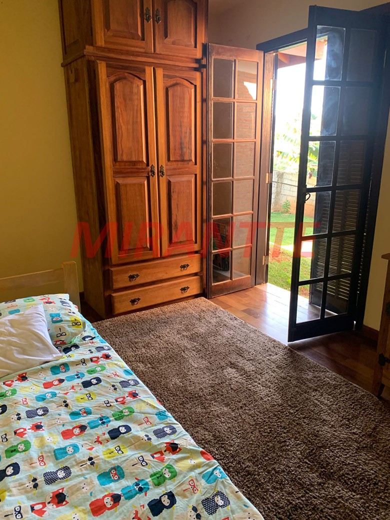 Cond. fechado de 250m² com 4 quartos em Serra da Cantareira
