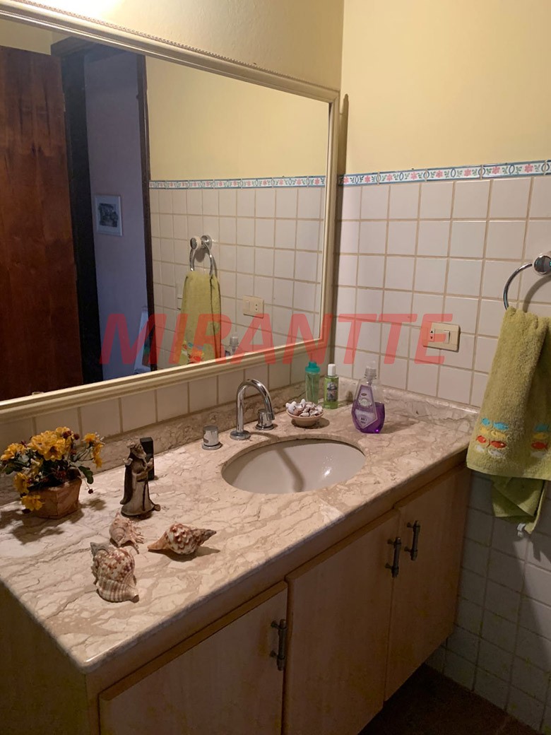 Cond. fechado de 250m² com 4 quartos em Serra da Cantareira