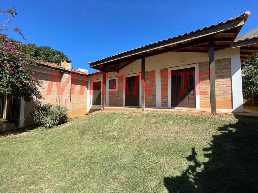 Cond. fechado de 250m² com 4 quartos em Serra da Cantareira