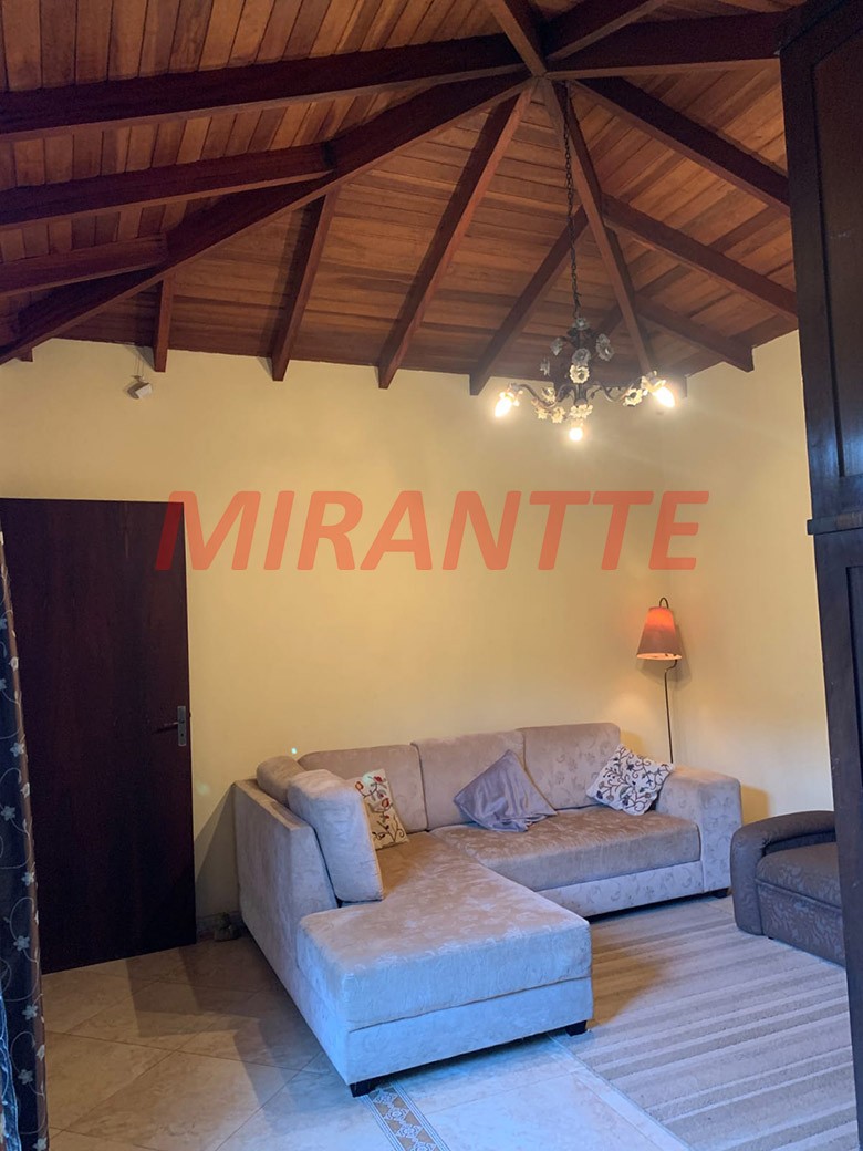 Cond. fechado de 250m² com 4 quartos em Serra da Cantareira