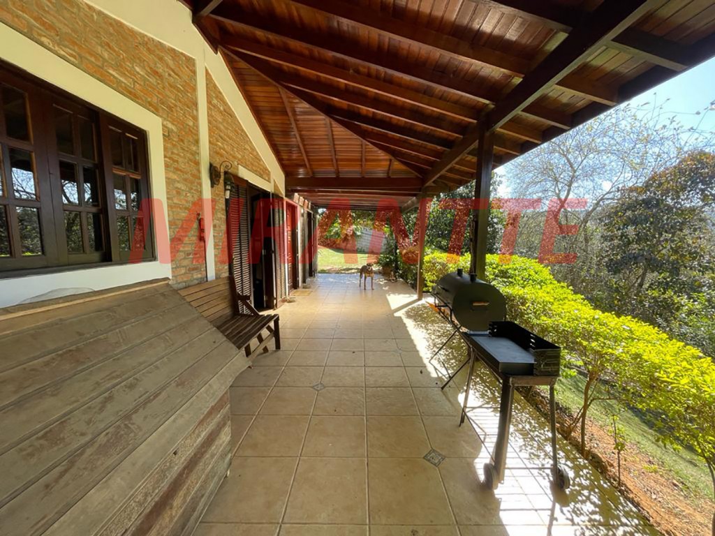 Cond. fechado de 250m² com 4 quartos em Serra da Cantareira