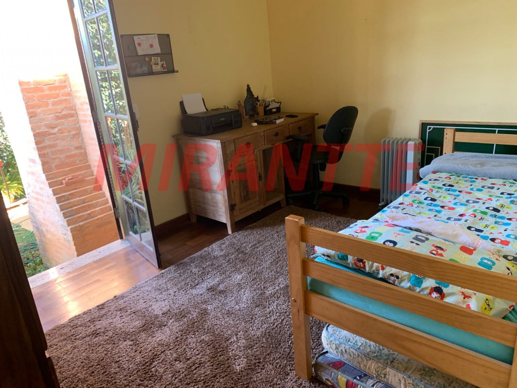 Cond. fechado de 250m² com 4 quartos em Serra da Cantareira