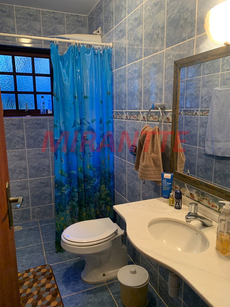 Cond. fechado de 250m² com 4 quartos em Serra da Cantareira