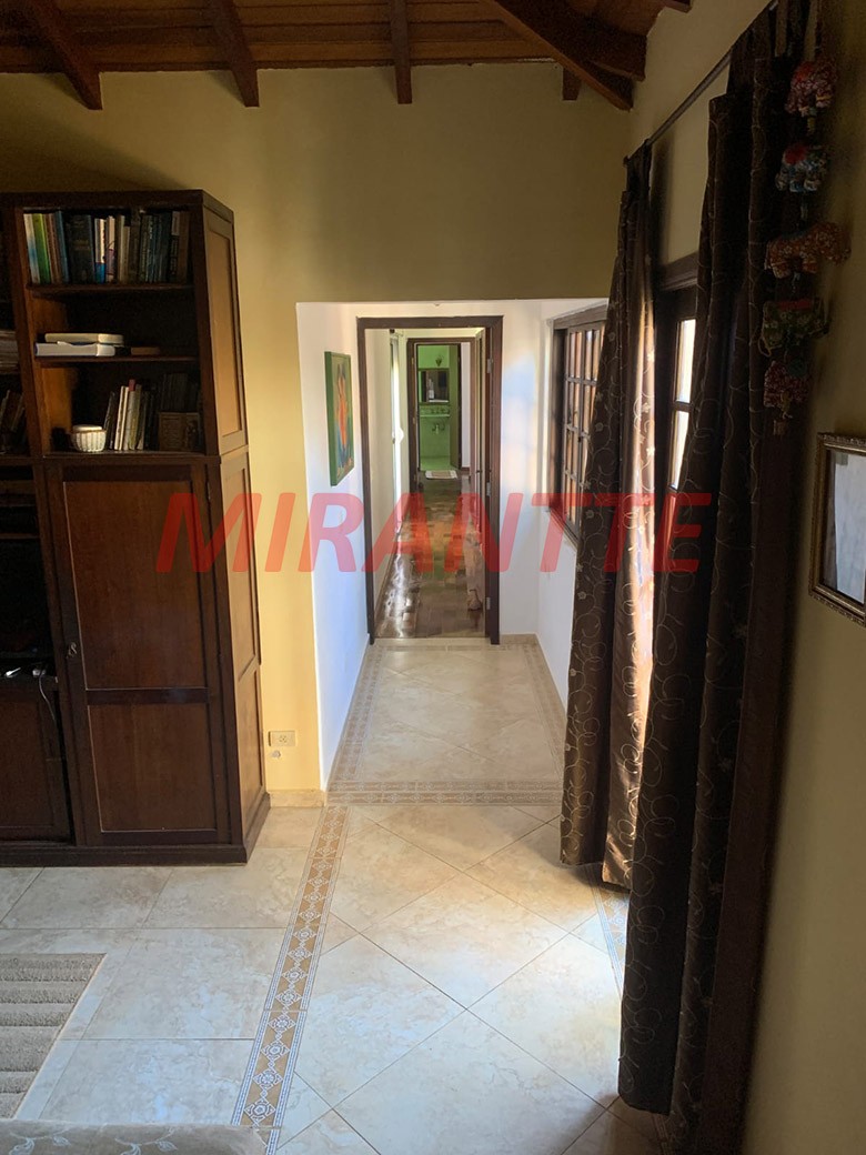 Cond. fechado de 250m² com 4 quartos em Serra da Cantareira