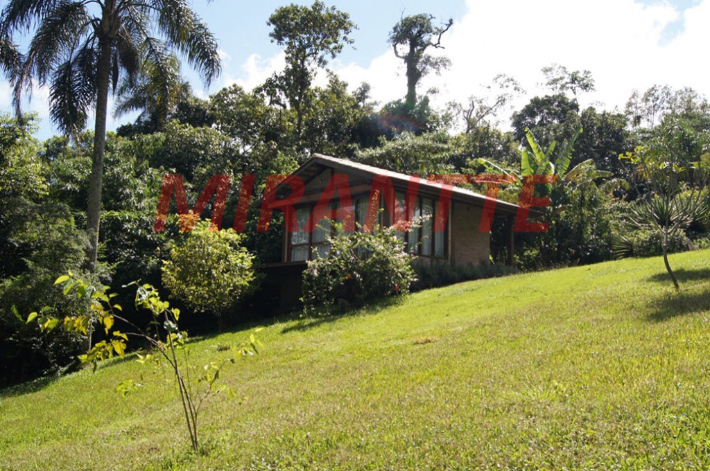 Sobrado de 421m² com 4 quartos em Serra da Cantareira