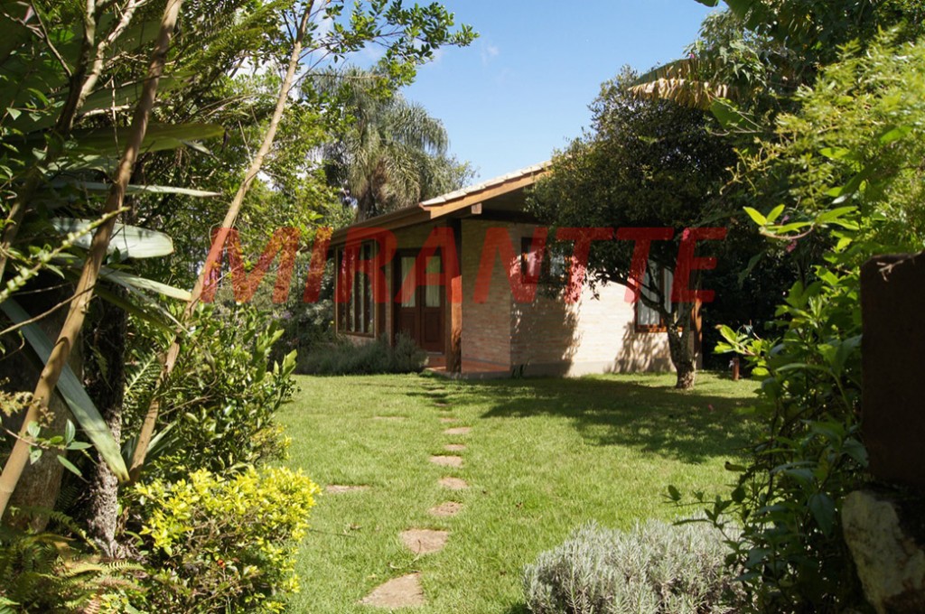 Sobrado de 421m² com 4 quartos em Serra da Cantareira