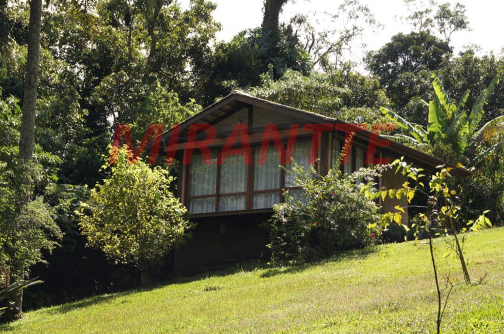 Sobrado de 421m² com 4 quartos em Serra da Cantareira