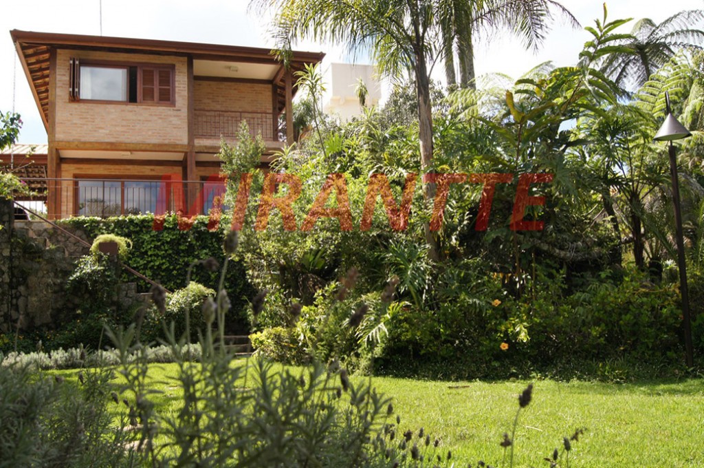 Sobrado de 421m² com 4 quartos em Serra da Cantareira
