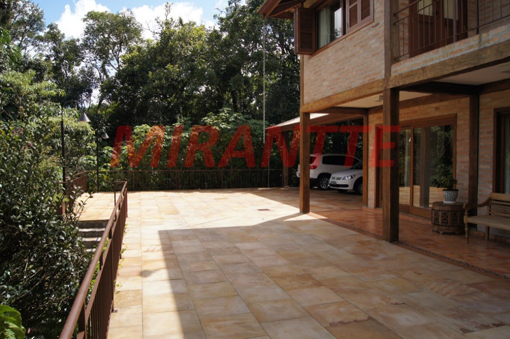 Sobrado de 421m² com 4 quartos em Serra da Cantareira