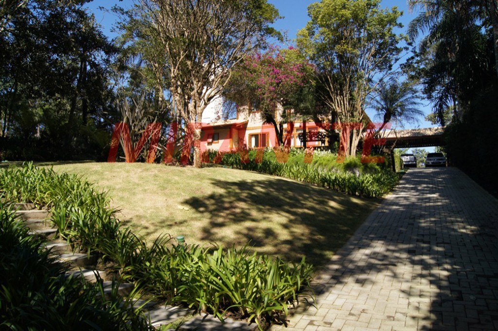 Sobrado de 421m² com 4 quartos em Serra da Cantareira