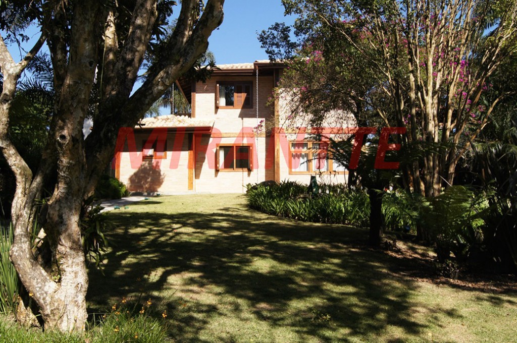 Sobrado de 421m² com 4 quartos em Serra da Cantareira