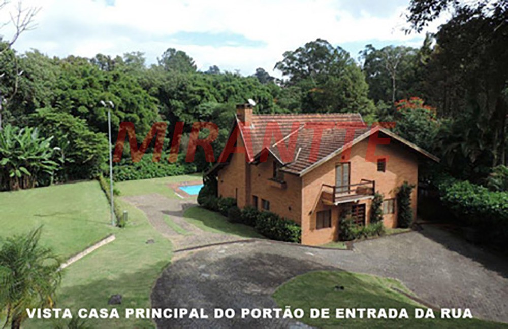 Casa terrea com 7 quartos em Granja Viana