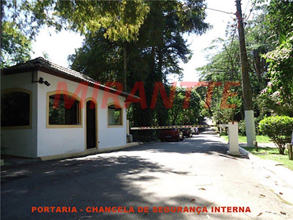 Casa terrea com 7 quartos em Granja Viana