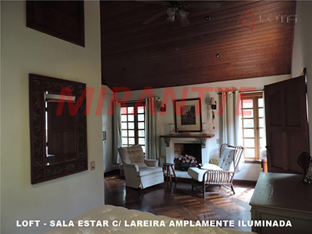 Casa terrea com 7 quartos em Granja Viana