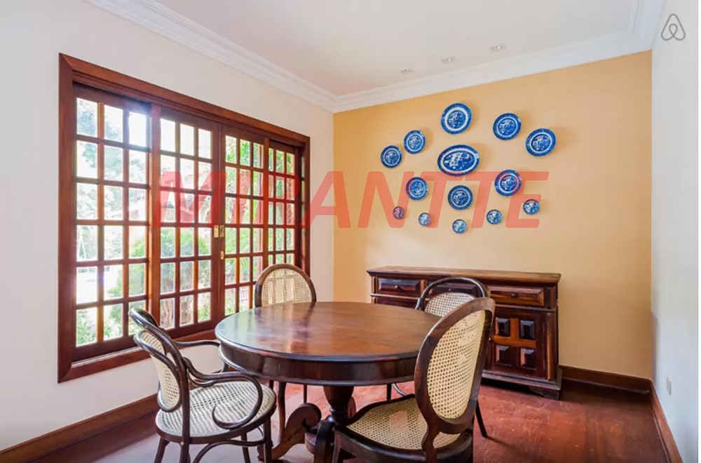 Casa terrea com 7 quartos em Granja Viana
