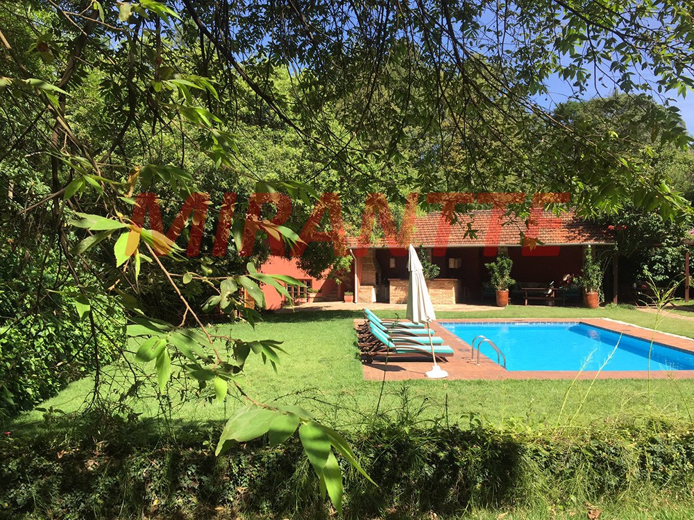 Casa terrea com 7 quartos em Granja Viana