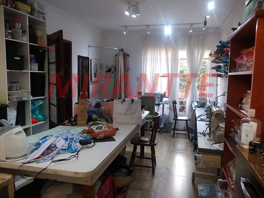 Sobrado de 150m² com 3 quartos em Água Fria