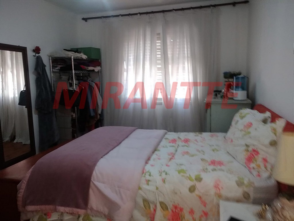 Sobrado de 150m² com 3 quartos em Água Fria