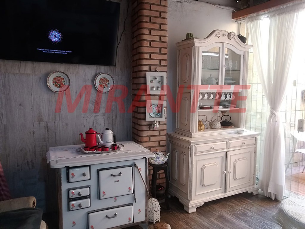 Sobrado de 150m² com 3 quartos em Água Fria
