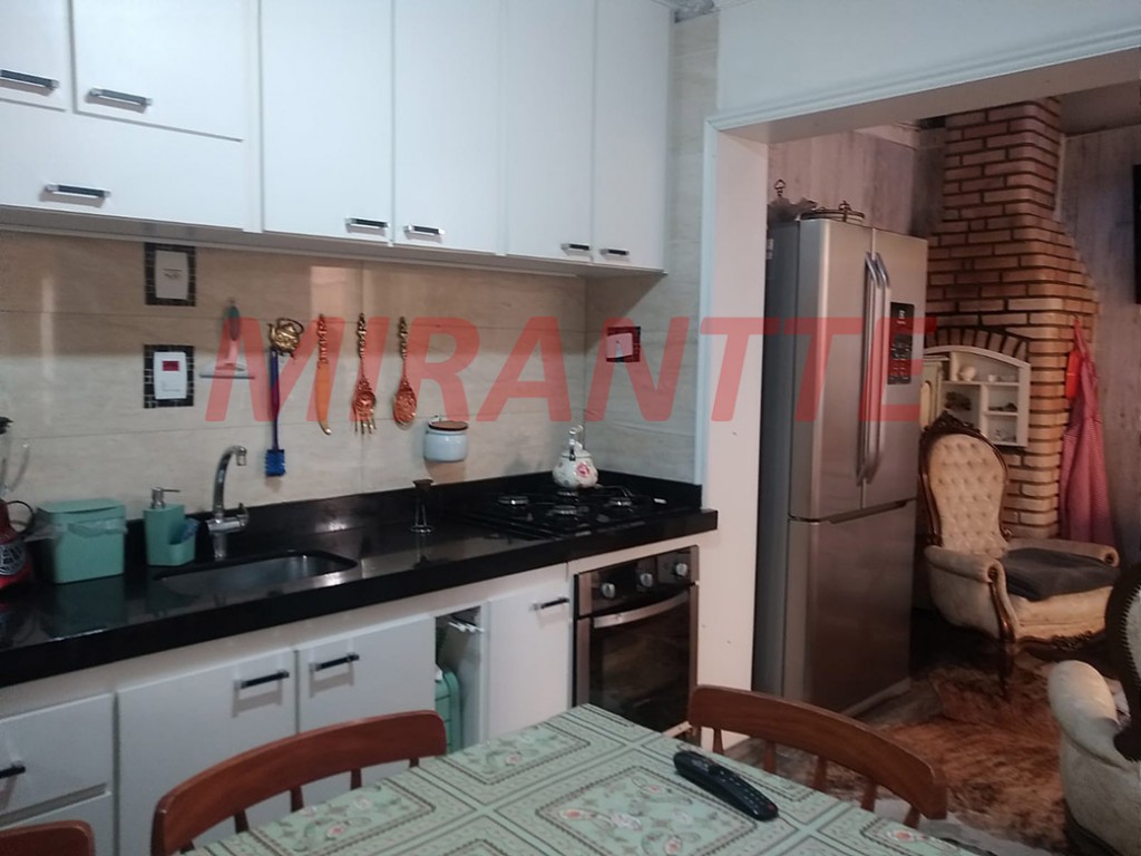 Sobrado de 150m² com 3 quartos em Água Fria