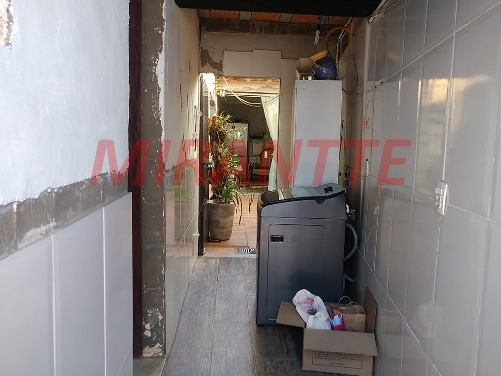 Sobrado de 150m² com 3 quartos em Água Fria