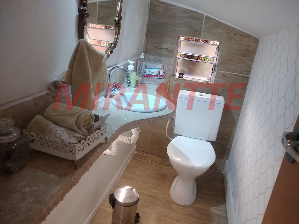 Sobrado de 150m² com 3 quartos em Água Fria