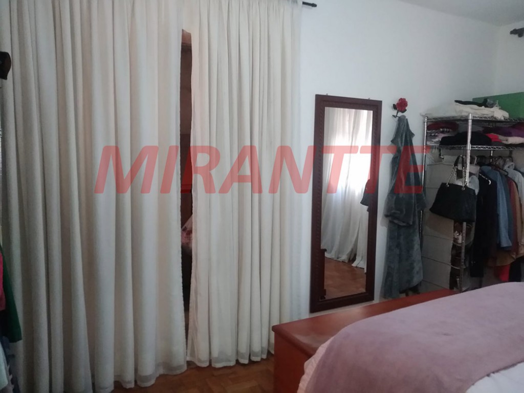 Sobrado de 150m² com 3 quartos em Água Fria