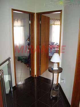 Sobrado de 136m² com 3 quartos em Vila Galvão